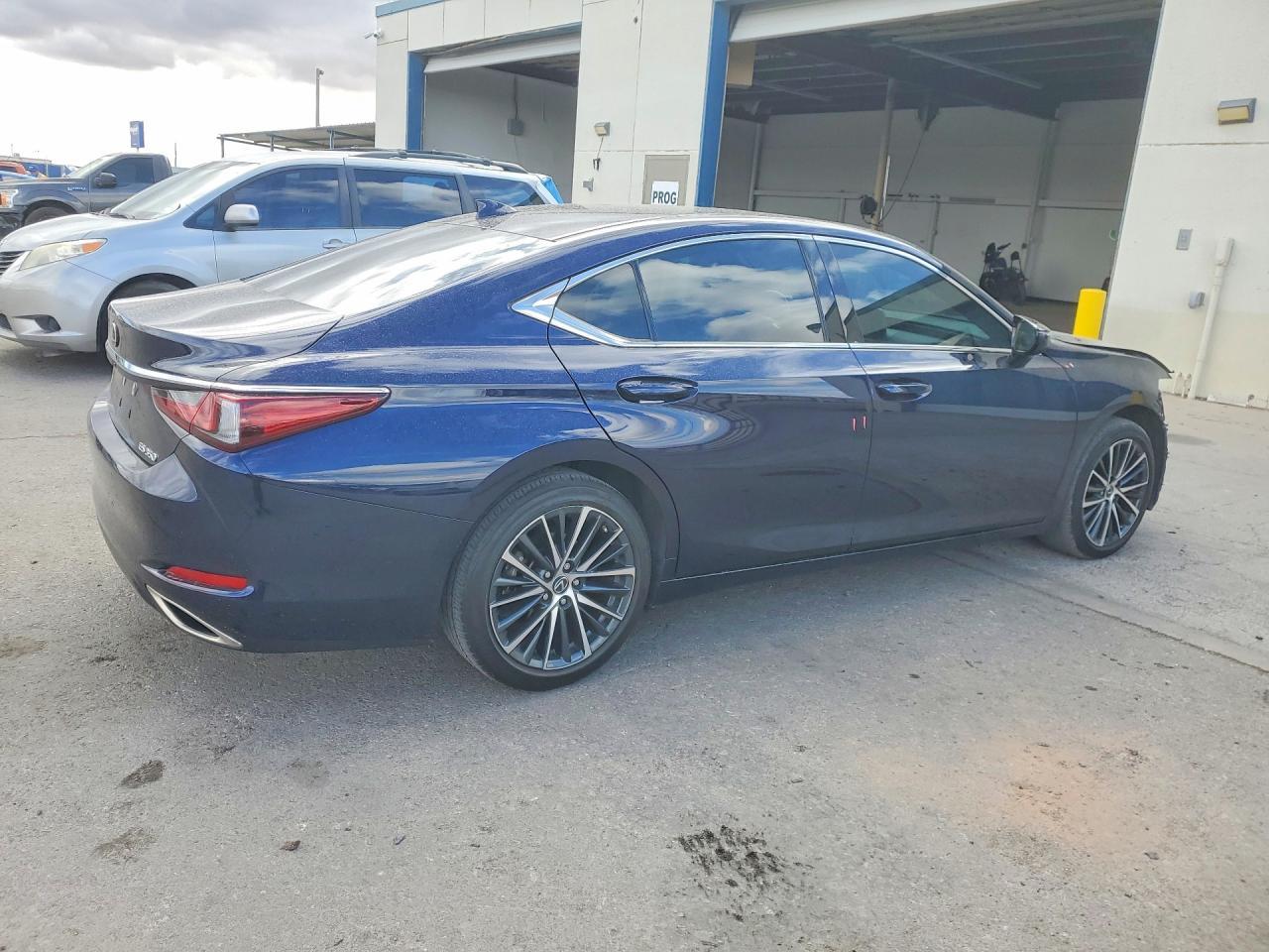 2022 Lexus Es 350 Base - zdjęcie 3