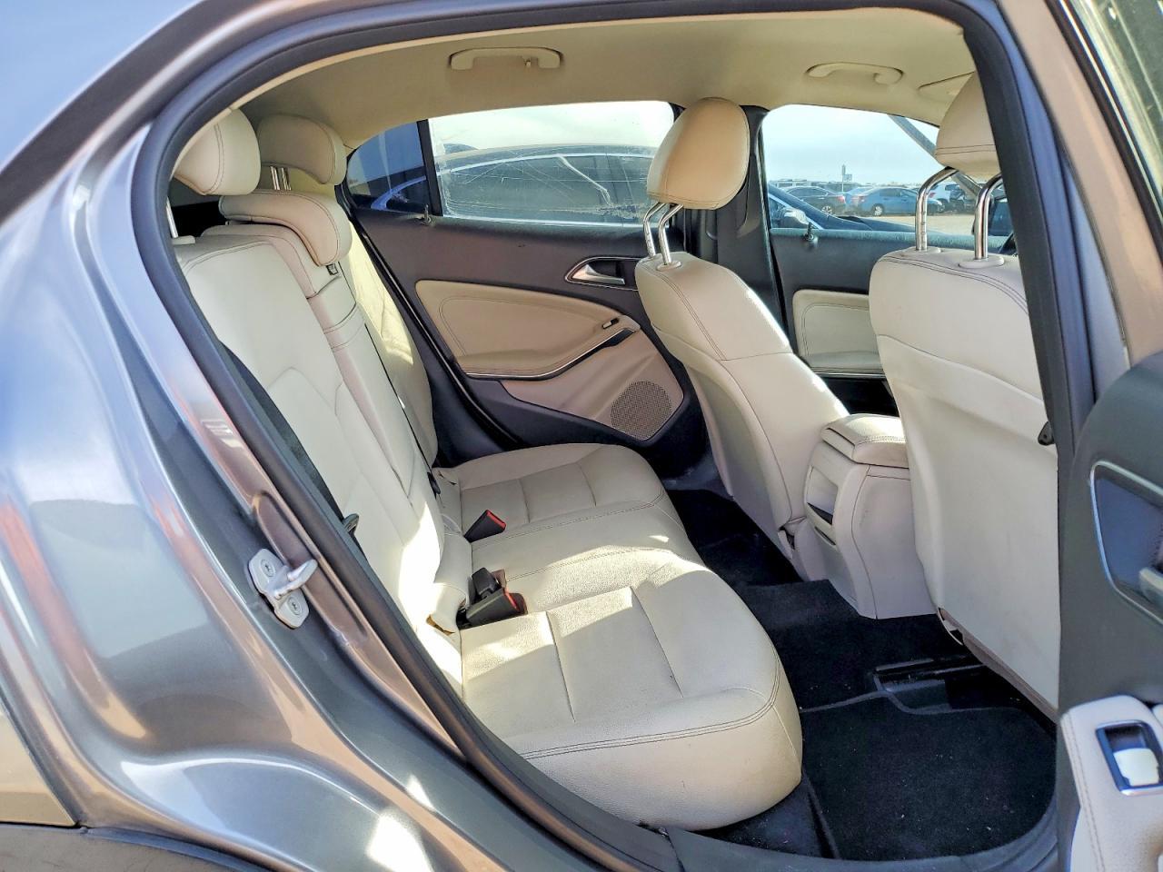 2015 Mercedes-Benz Gla 250 - zdjęcie 10