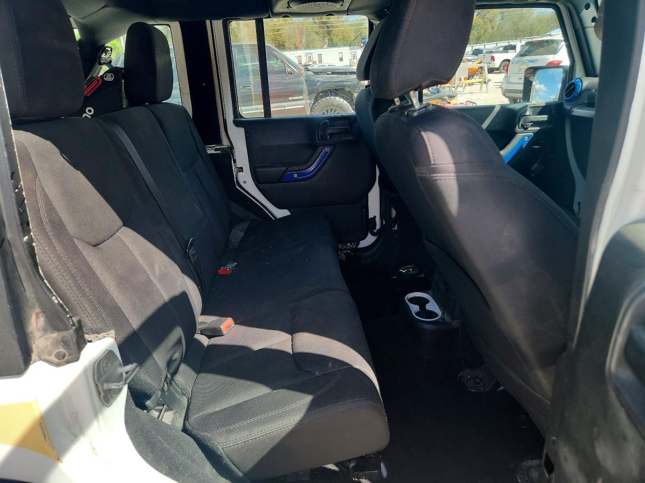 2014 Jeep Wrangler Unlimited Sport - zdjęcie 11