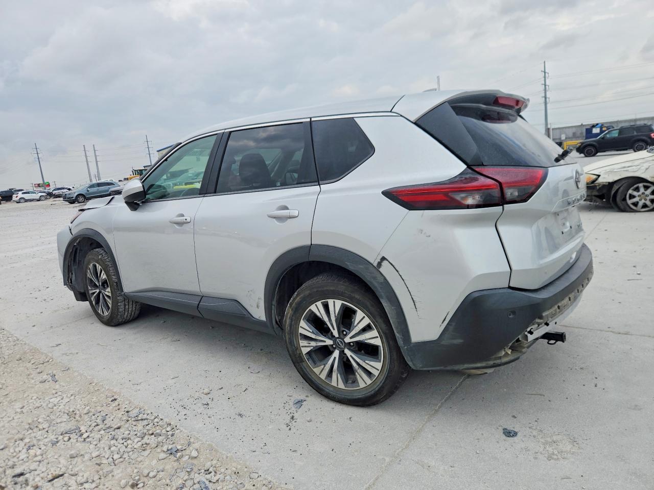 2023 Nissan Rogue Sv - zdjęcie 2