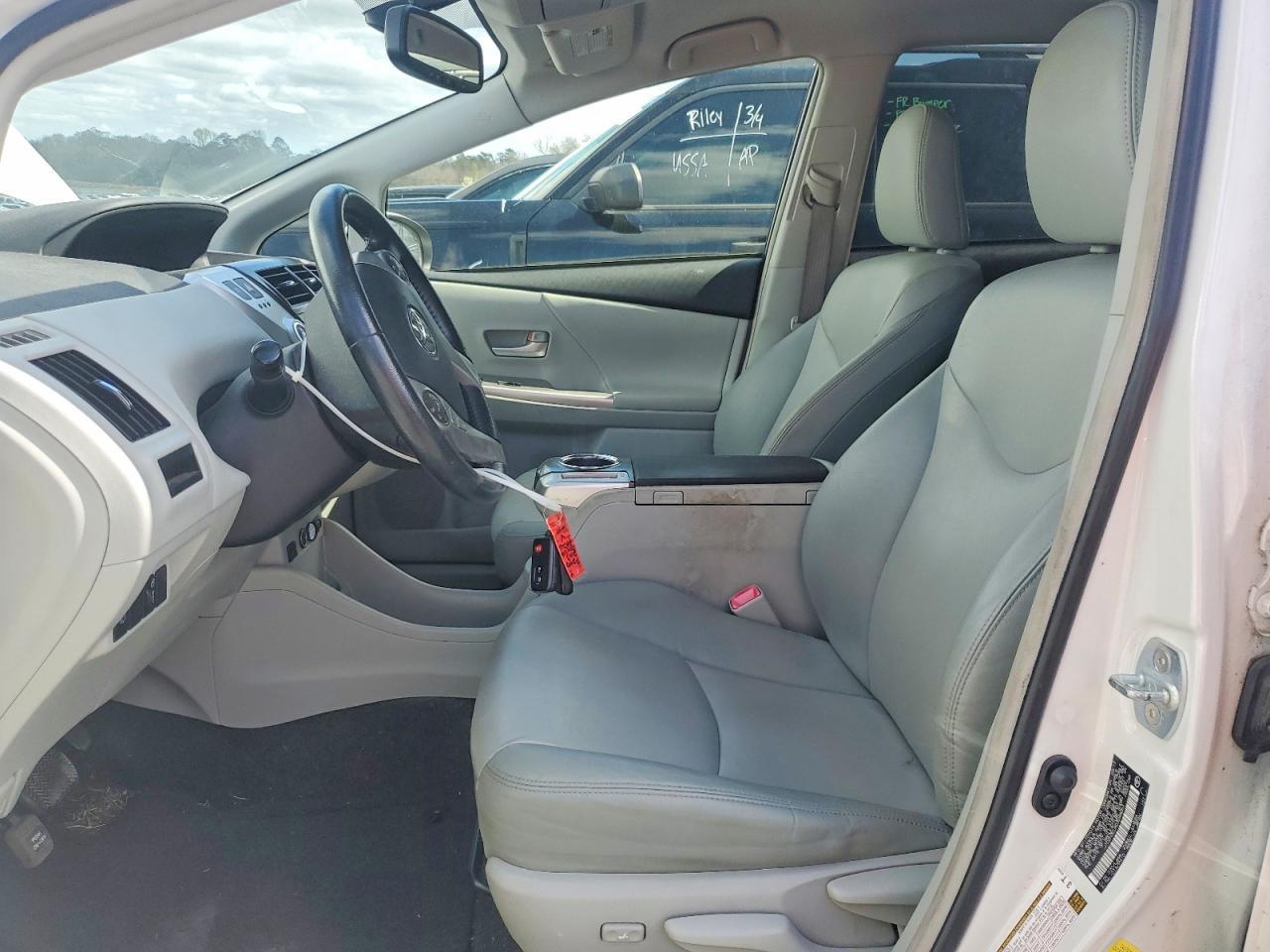 2013 Toyt Prius V - zdjęcie 7