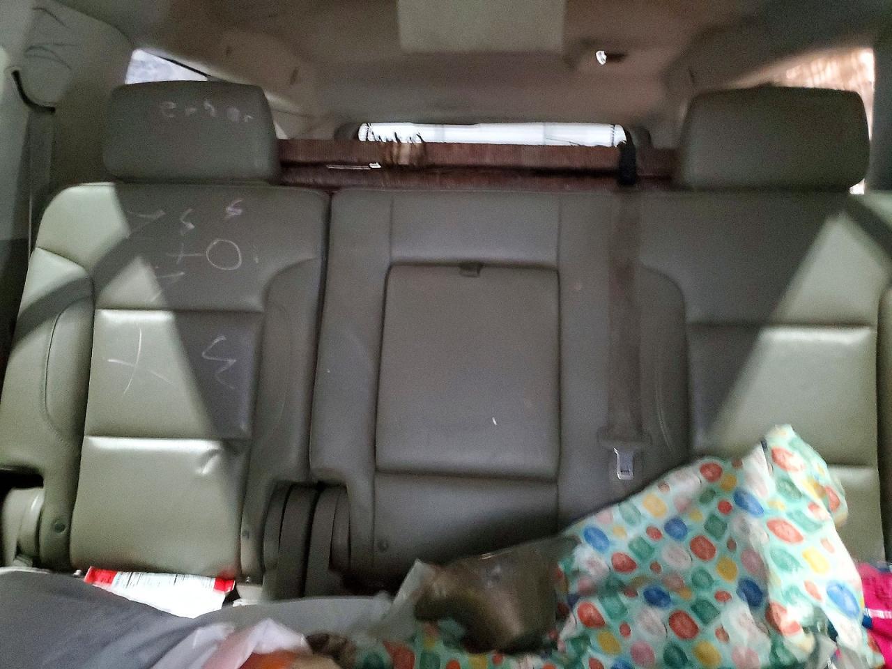 2015 Chevrolet Suburban K1500 Lt - zdjęcie 10