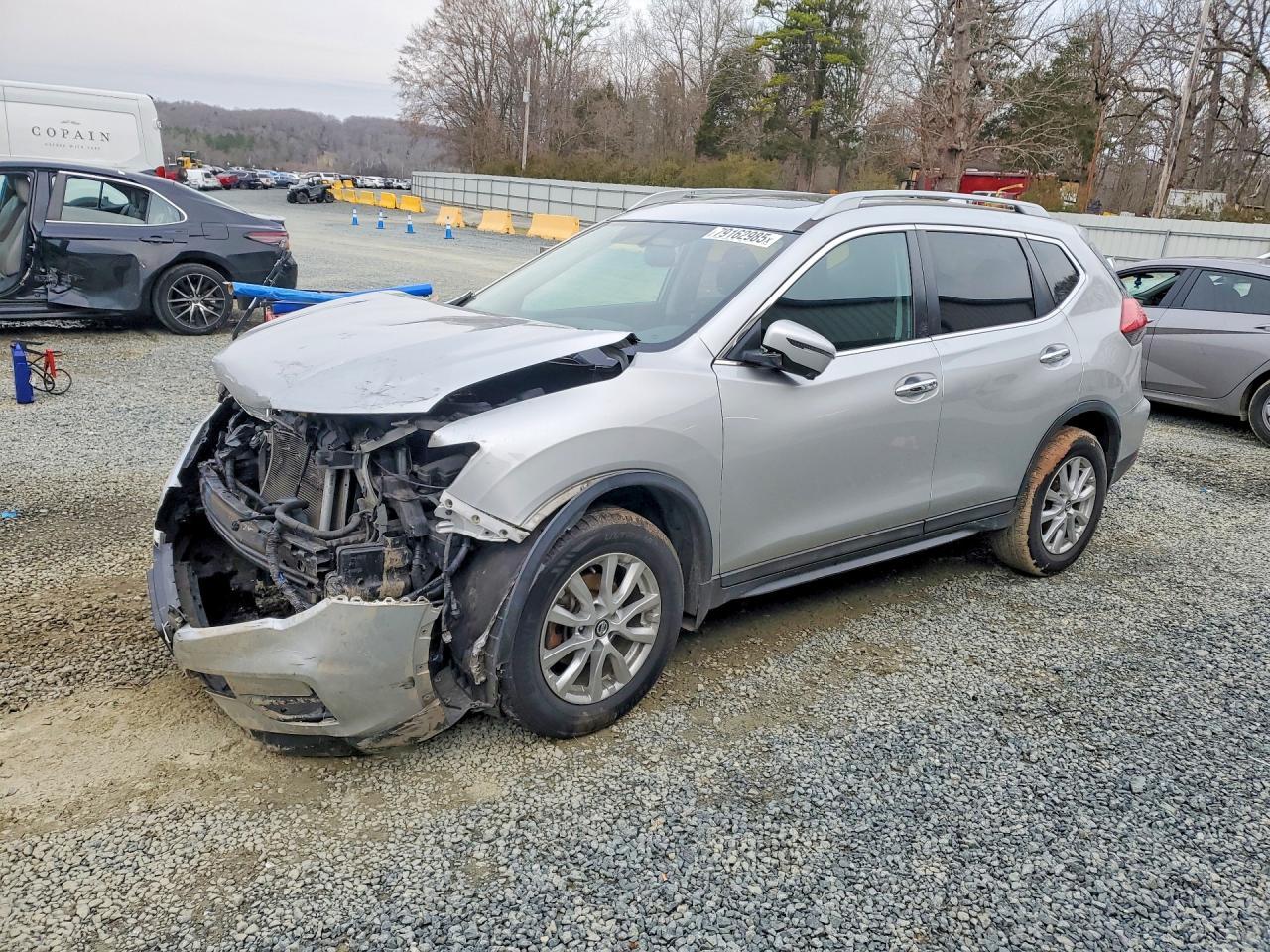 2017 Nissan Rogue Sv - zdjęcie główne