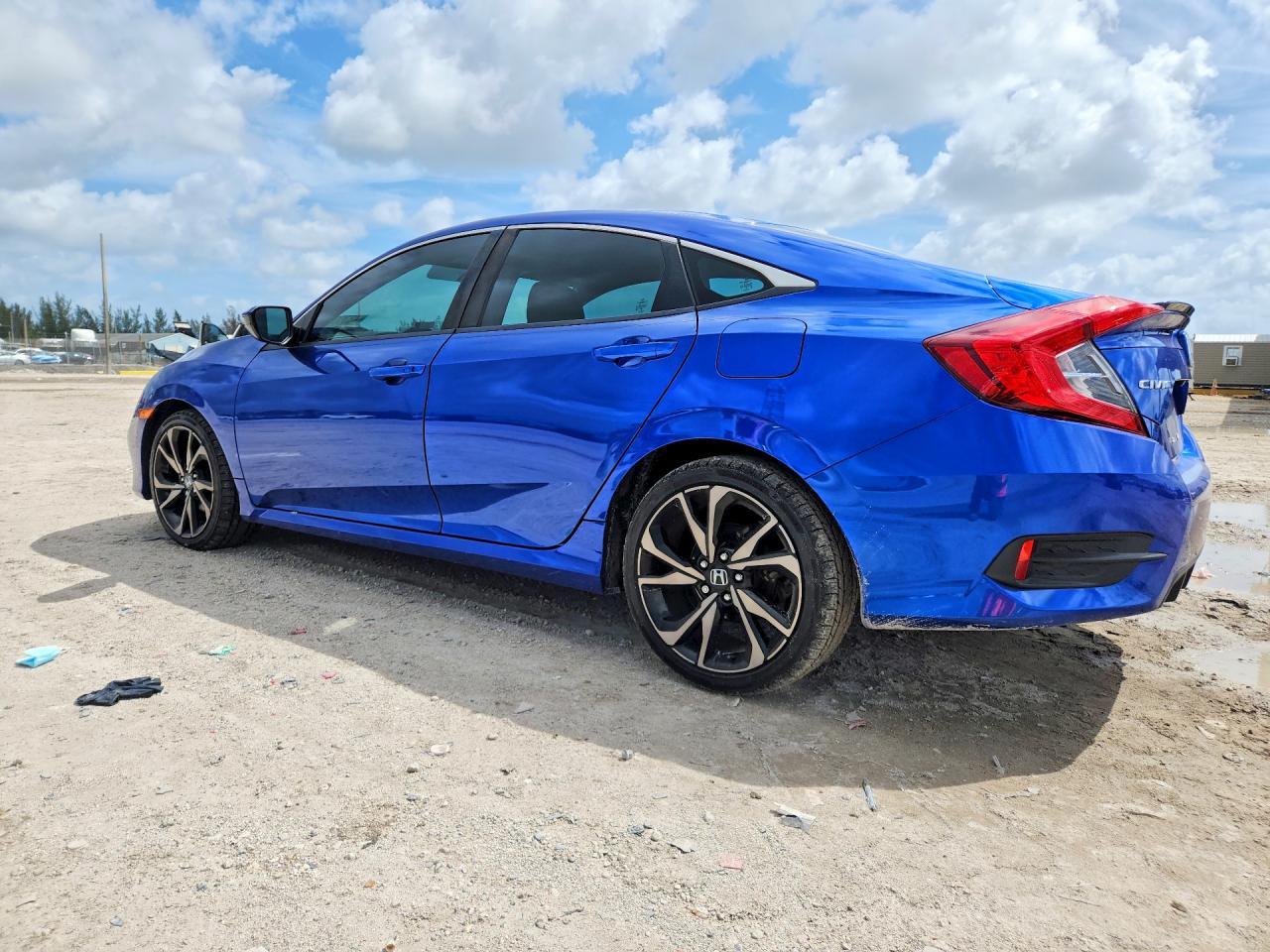 2021 Honda Civic Sport - zdjęcie 2