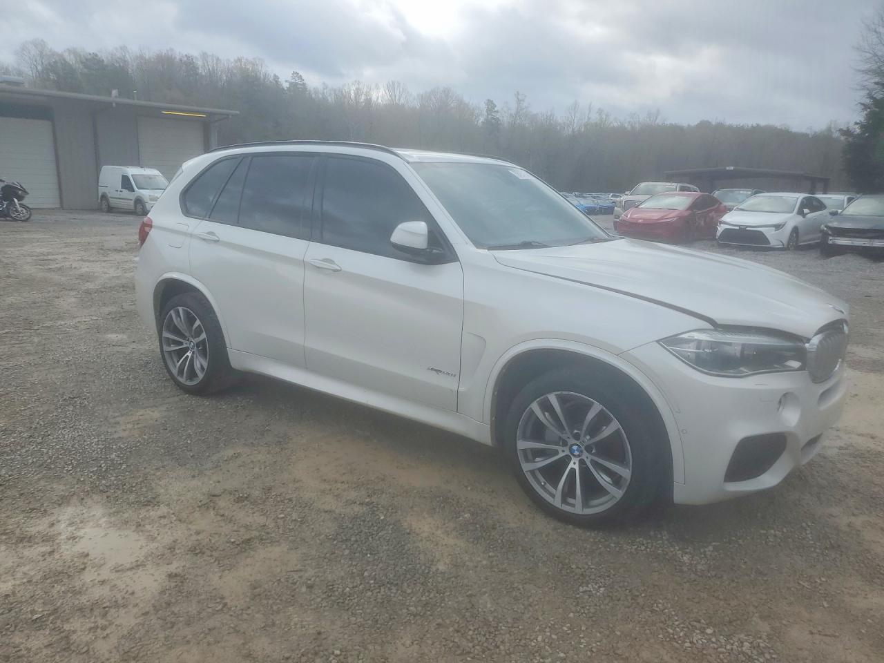 2015 BMW X5 xDrive50I - zdjęcie 4