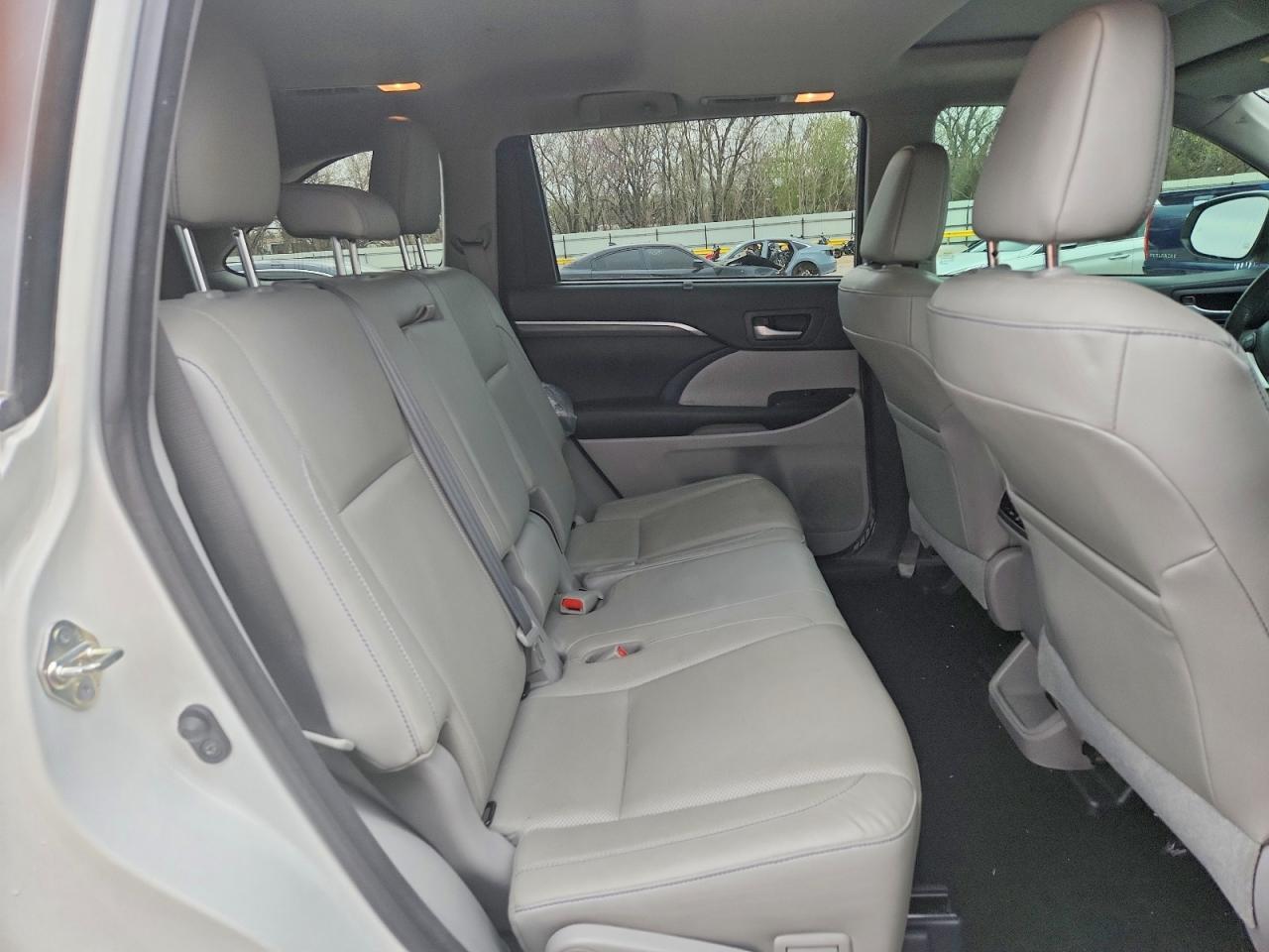 2017 Toyota Highlander Limited - zdjęcie 10