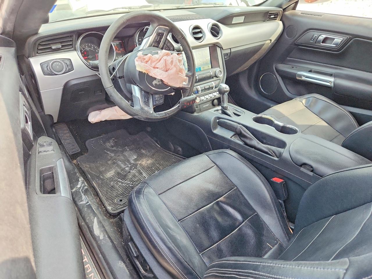 2017 Ford Mustang - zdjęcie 8