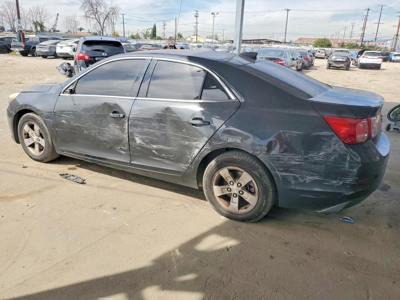 2015 Chevrolet Malibu Ls - zdjęcie 2