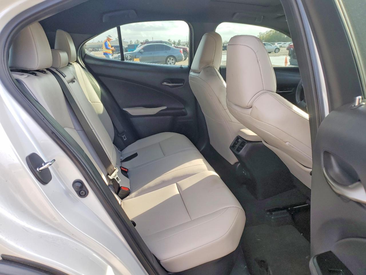 2021 Lexus Ux 250H Base - zdjęcie 11