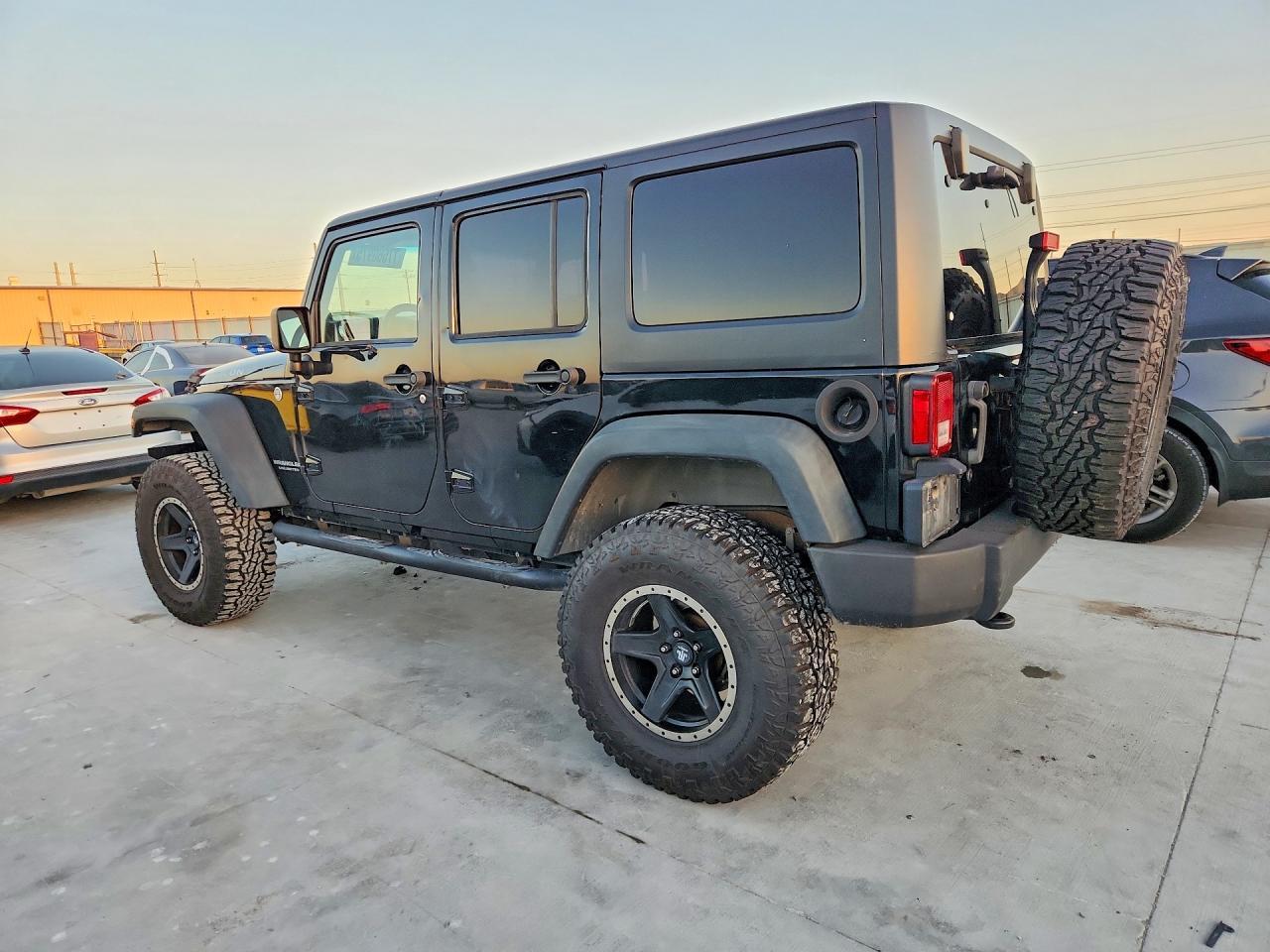 2013 Jeep Wrangler Unlimited Rubicon - zdjęcie 2