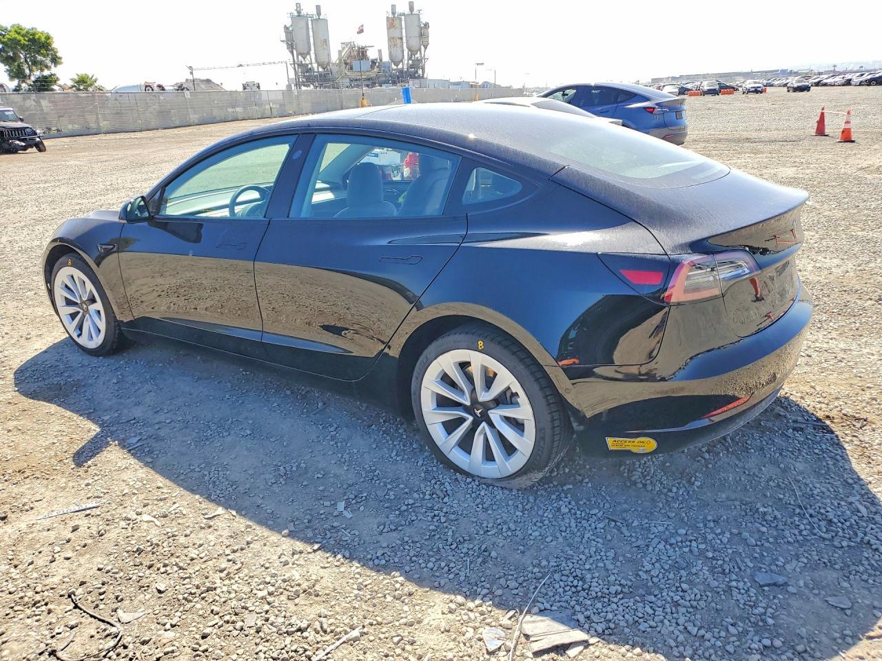 2021 Tesla Model 3 - zdjęcie 2