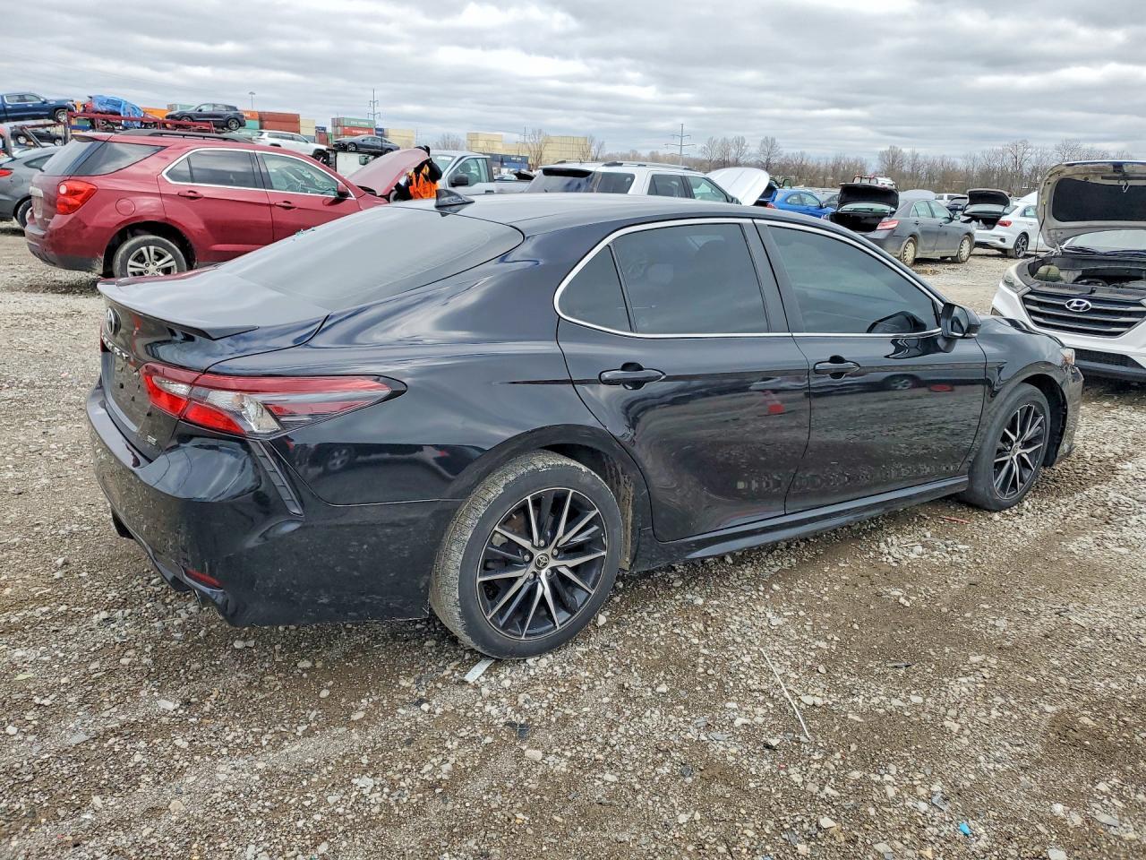 2022 Toyota Camry Se - zdjęcie 3