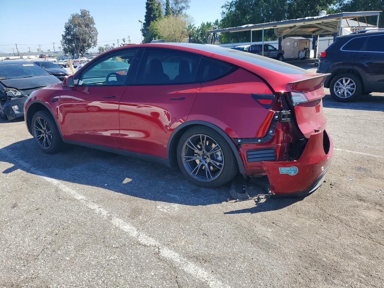 2025 Tesla Model Y - zdjęcie 2