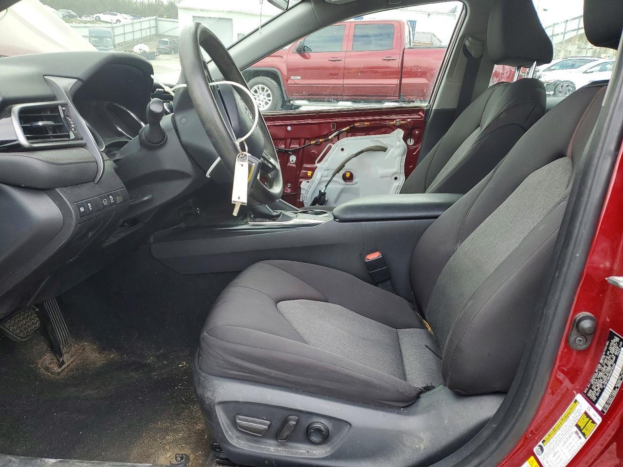 2019 Toyota Camry Le - zdjęcie 7