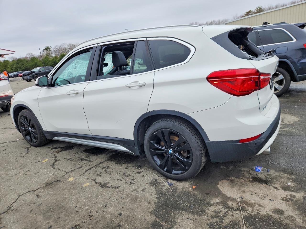2020 BMW X1 xDrive28I - zdjęcie 2