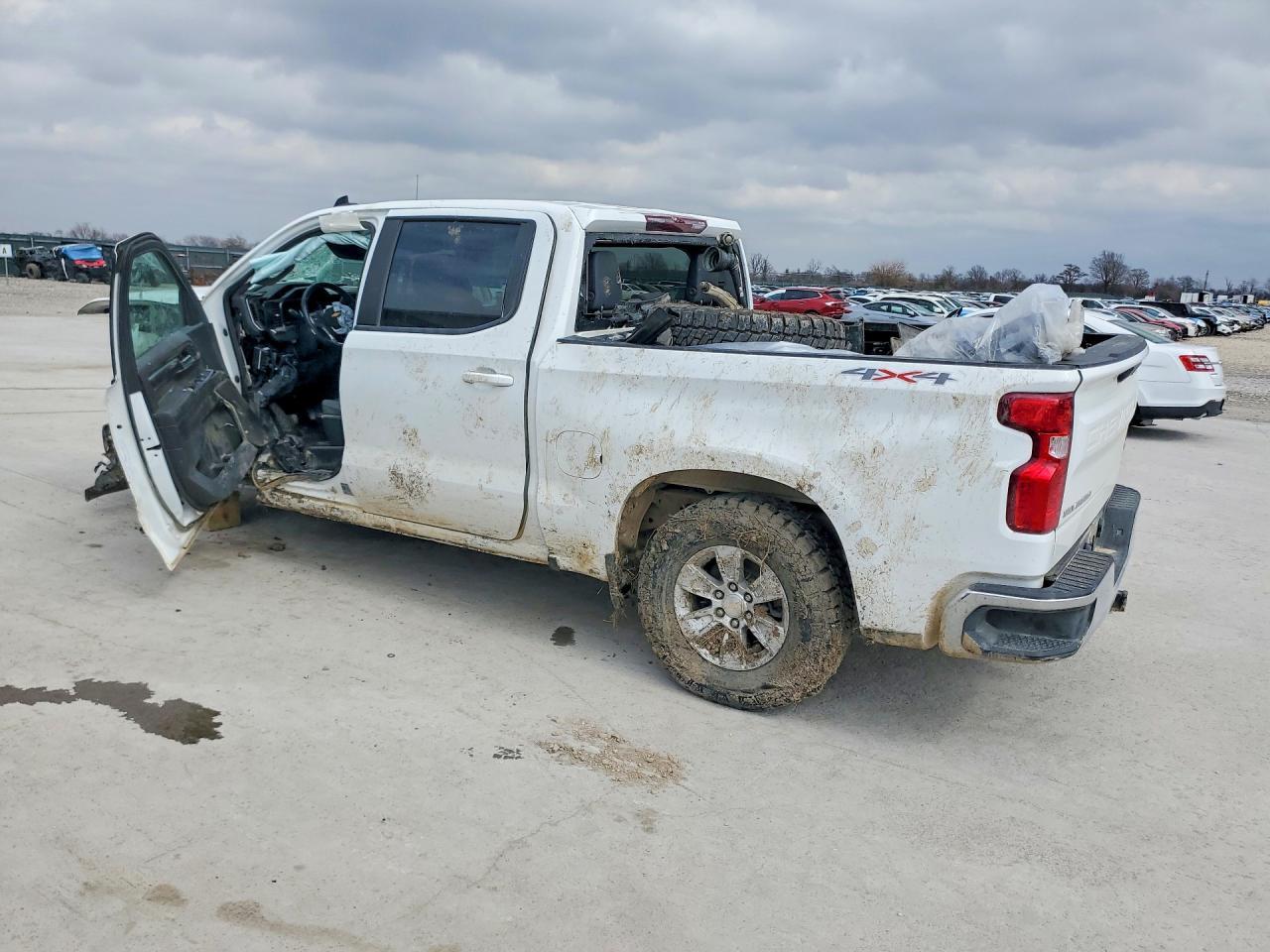 2023 Chevrolet Silverado K1500 Lt - zdjęcie 2