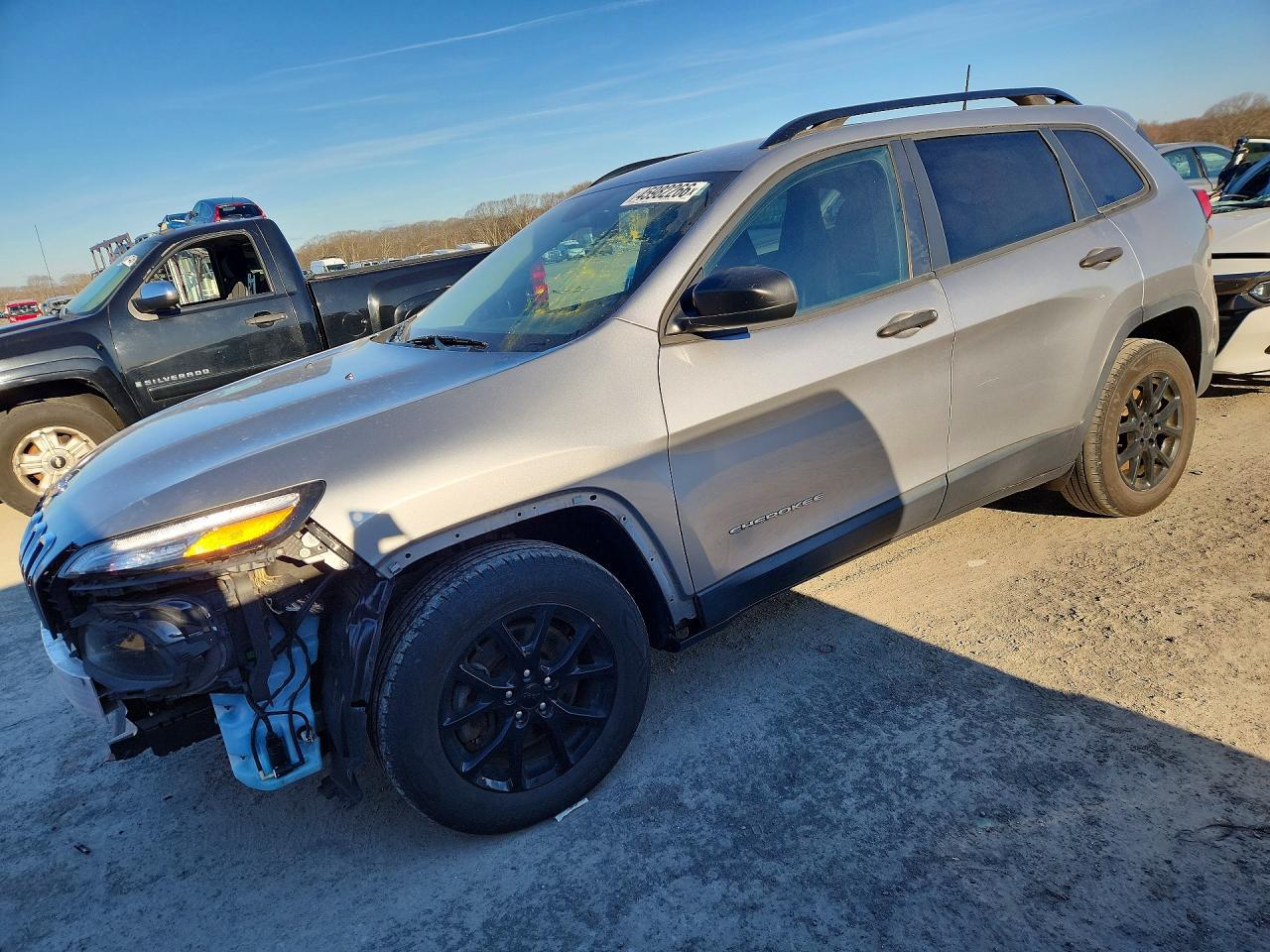 2016 Jeep Cherokee Sport - zdjęcie główne
