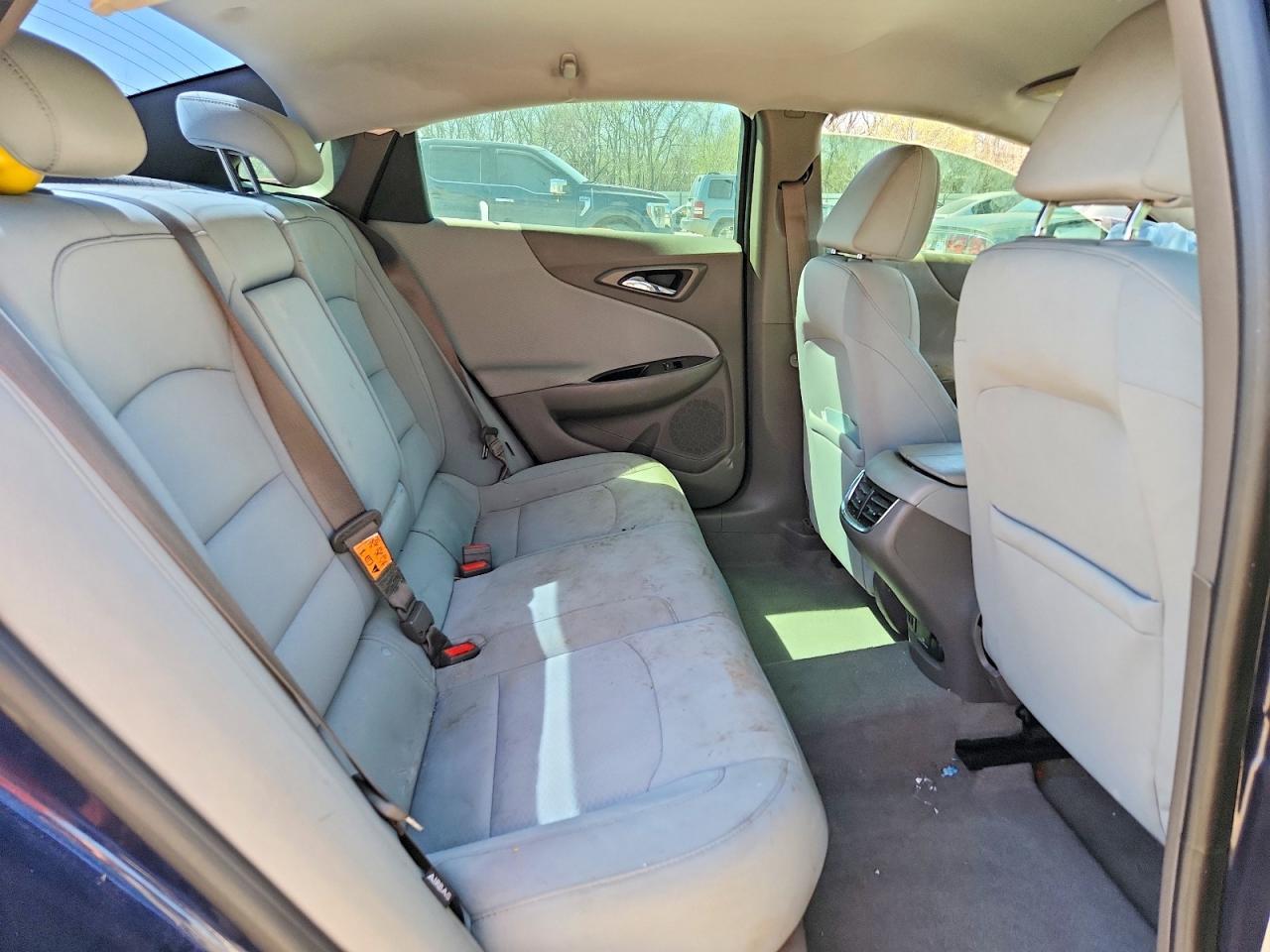 2016 Chevrolet Malibu - zdjęcie 10