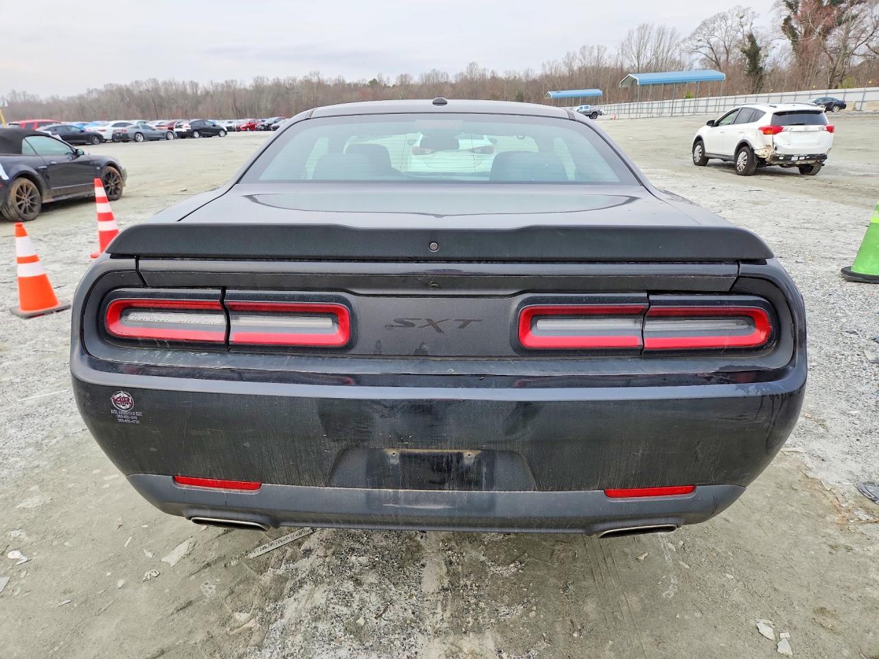 2016 Dodge Challenger Sxt - zdjęcie 6