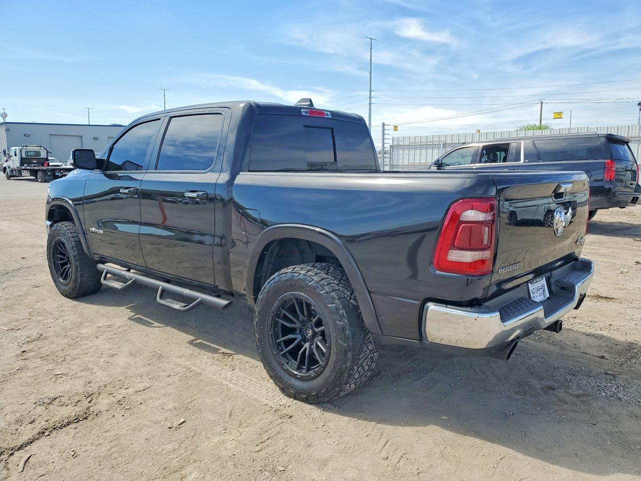 2021 Ram 1500 Laramie - zdjęcie 2