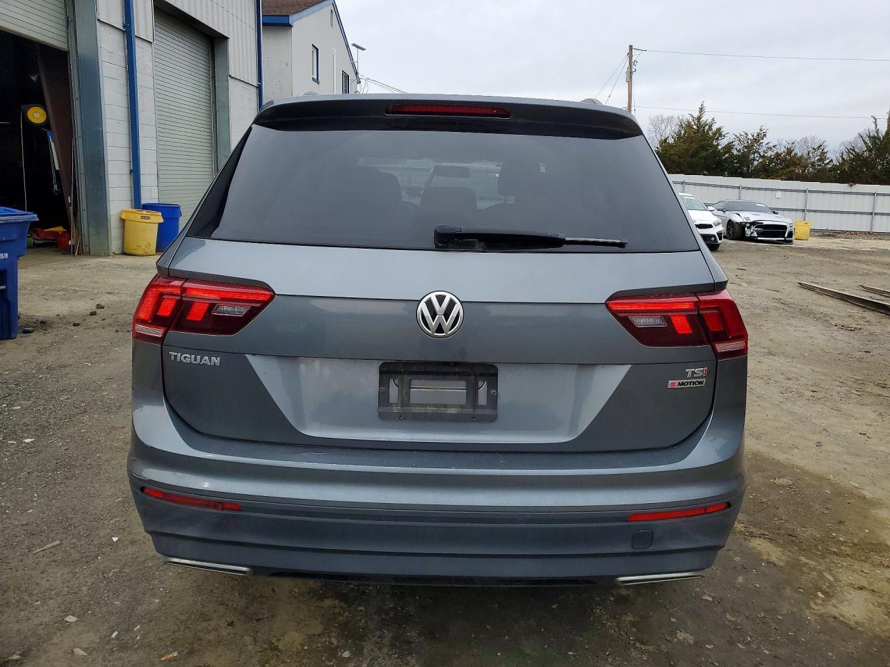 2018 Volkswagen Tiguan S - zdjęcie 6