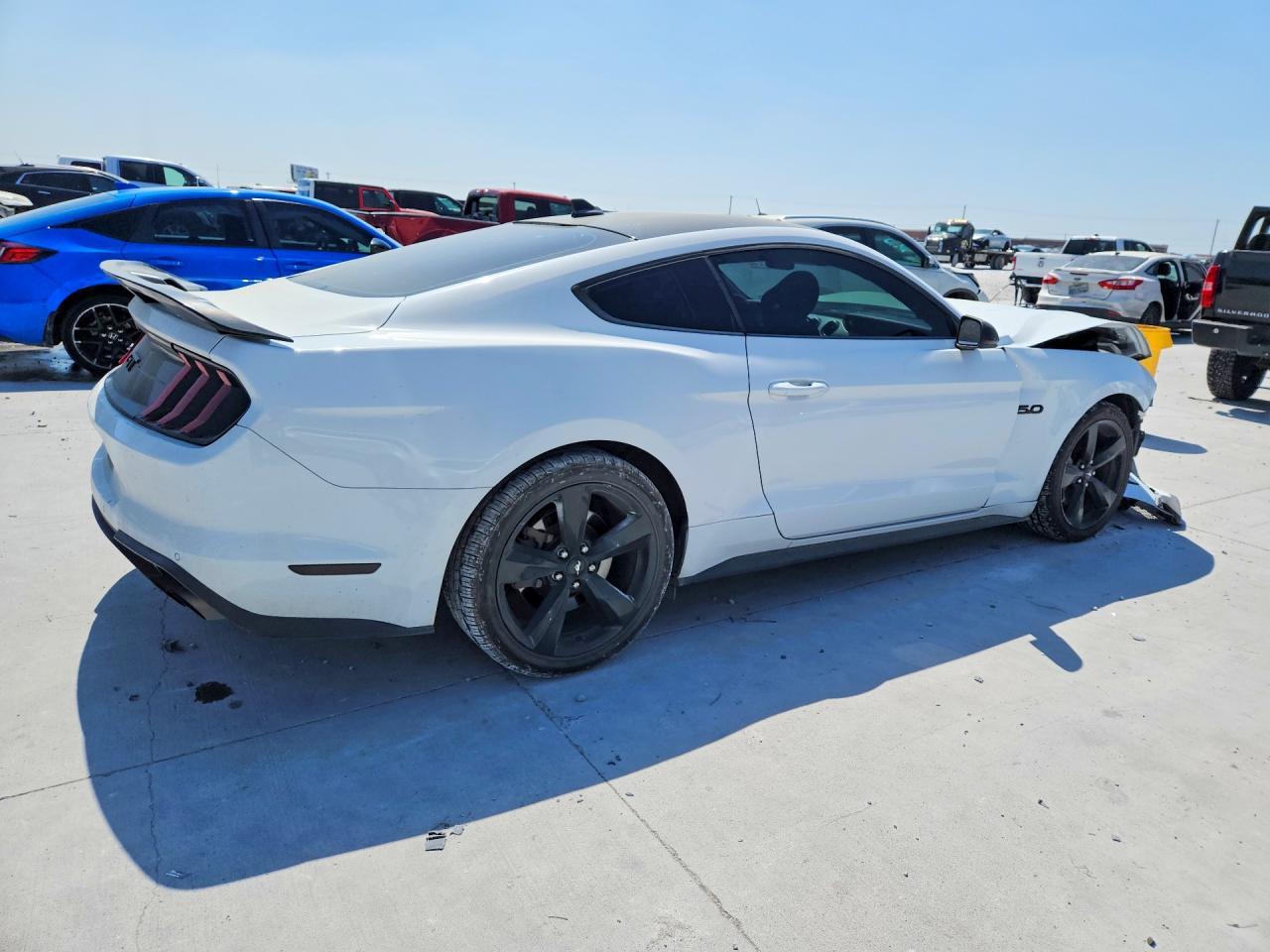 2021 Ford Mustang Gt - zdjęcie 3