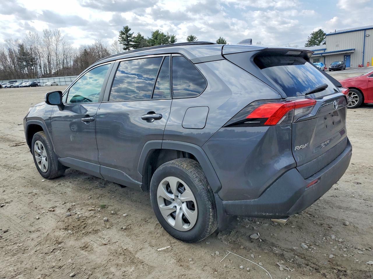 2021 Toyota Rav4 Le - zdjęcie 2