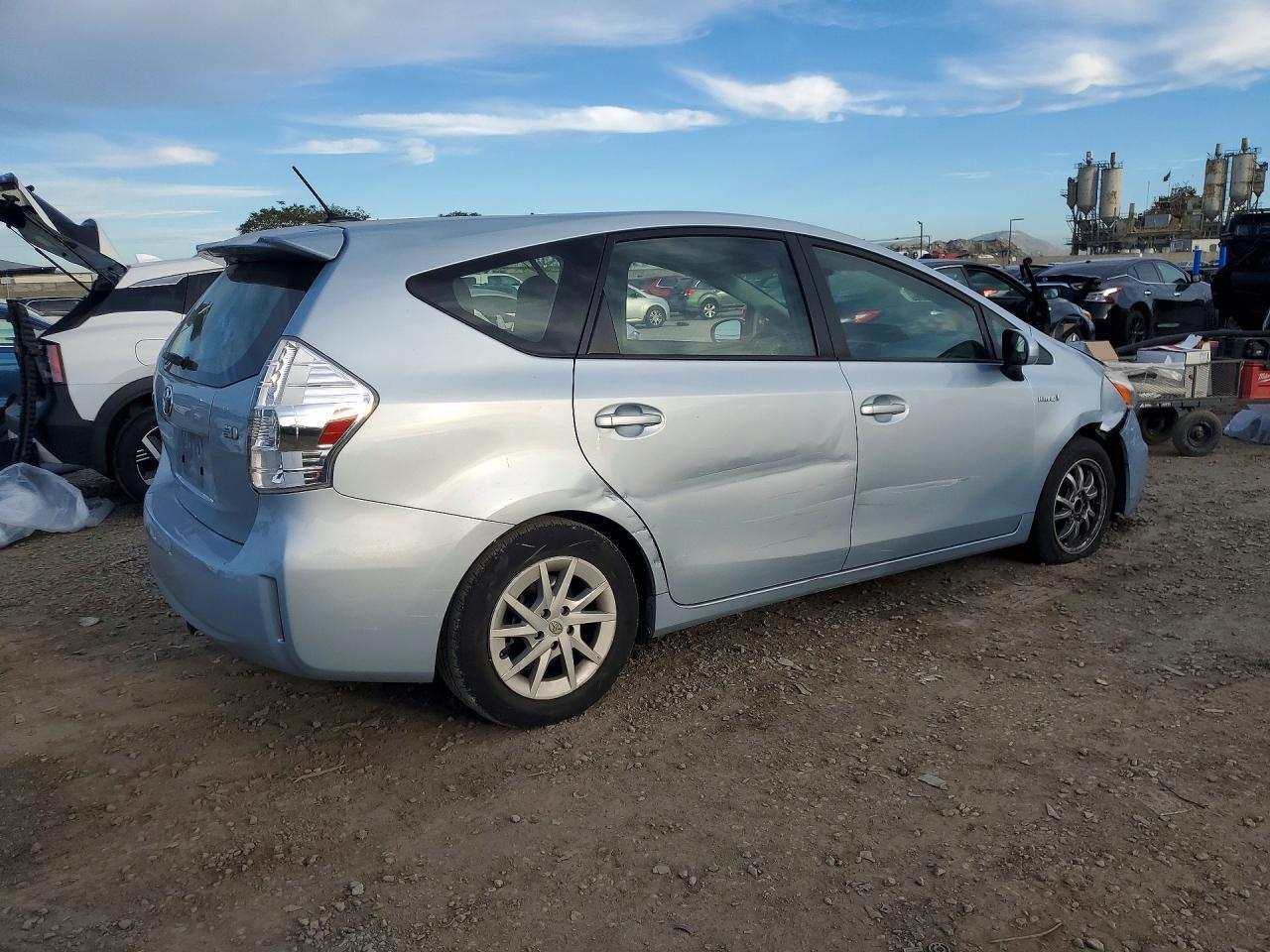 2013 Toyota Prius V Three - zdjęcie 3