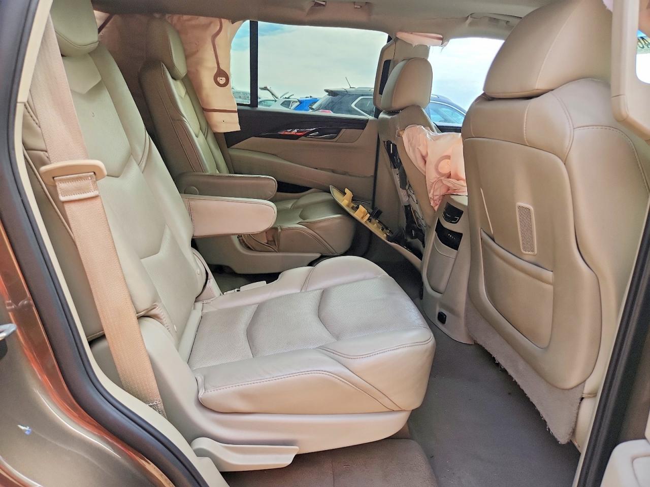 2016 Cadillac Escalade Premium - zdjęcie 11