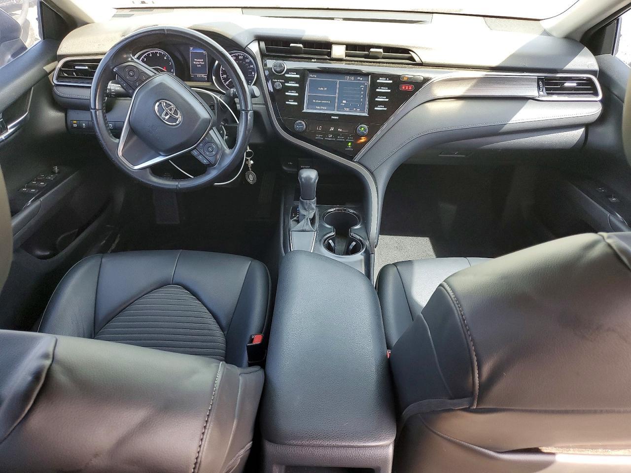 2020 Toyota Camry Se - zdjęcie 8