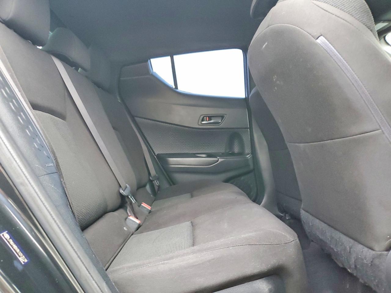 2019 Toyota C-Hr Xle - zdjęcie 10