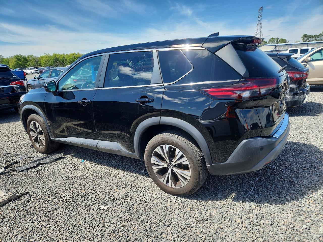 2022 Nissan Rogue Sv - zdjęcie 2