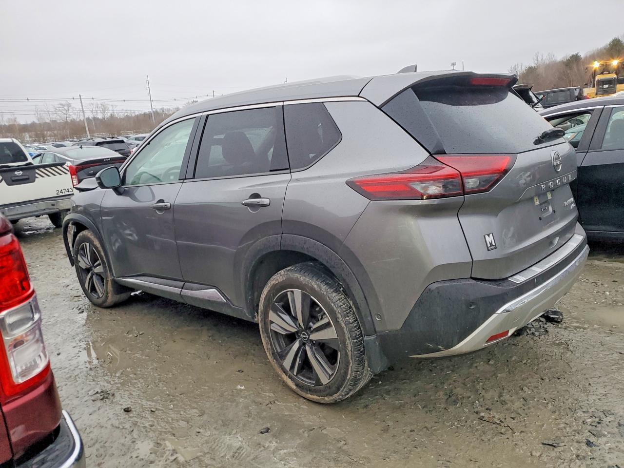 2023 Nissan Rogue Platinum - zdjęcie 2