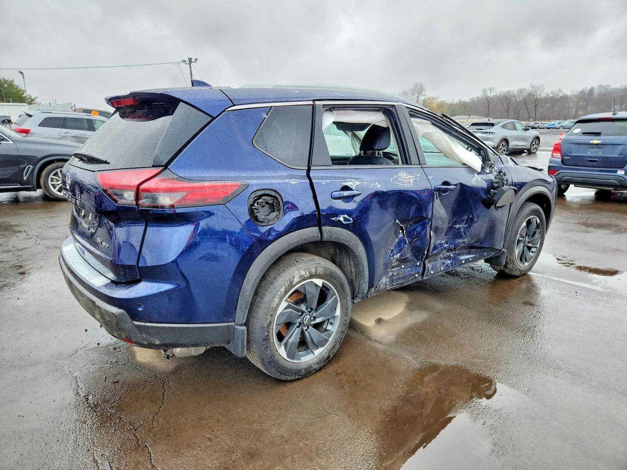 2024 Nissan Rogue Sv - zdjęcie 3