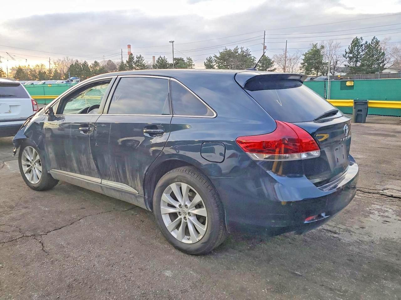 2015 Toyota Venza Le - zdjęcie 2