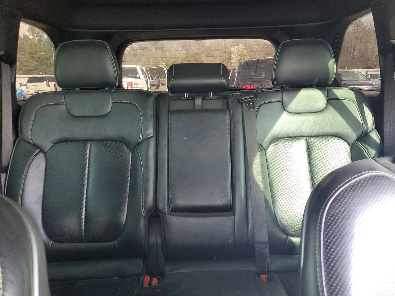 2022 Jeep Grand Cherokee Overland - zdjęcie 10