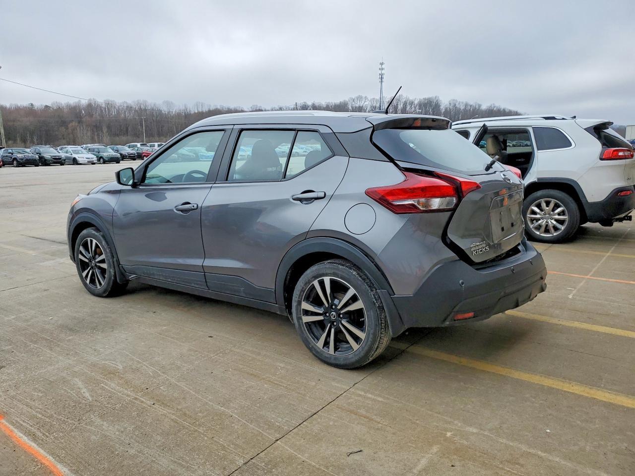 2020 Nissan Kicks Sv - zdjęcie 2