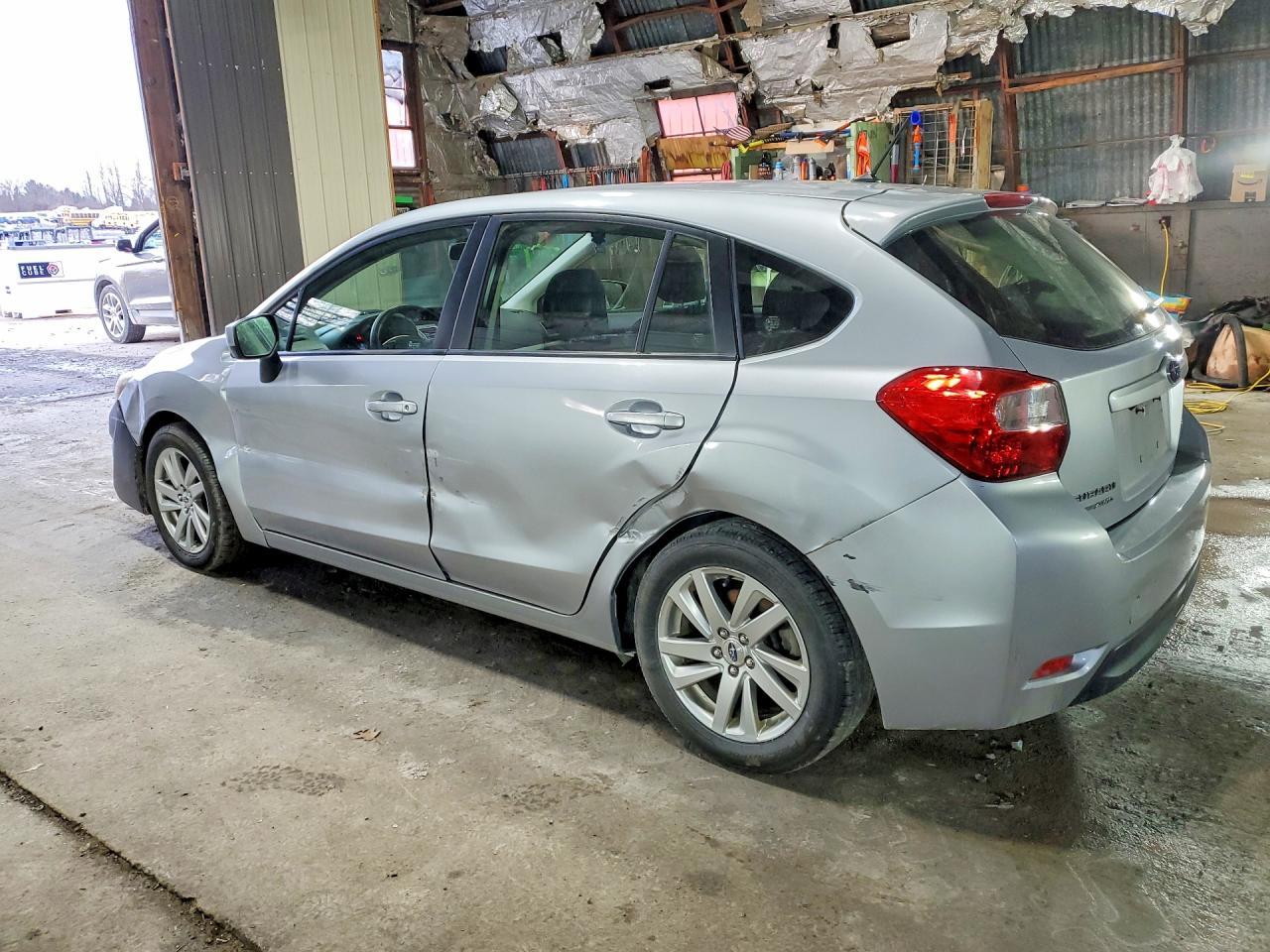 2015 Subaru Impreza Premium - zdjęcie 2