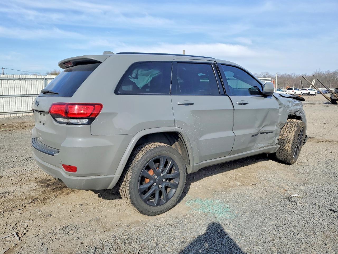 2020 Jeep Grand Cherokee Laredo - zdjęcie 3