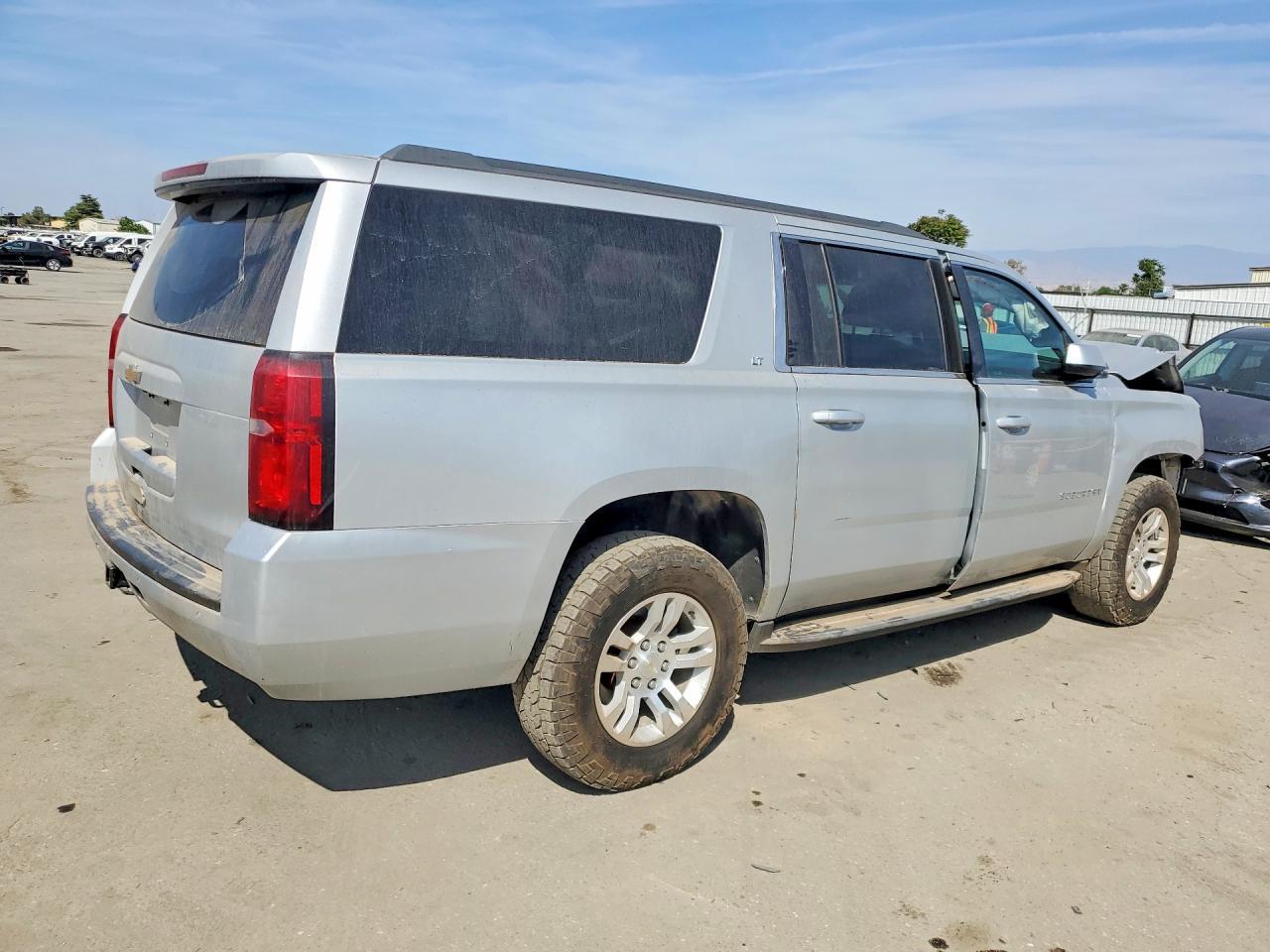 2019 Chevrolet Suburban - zdjęcie 3