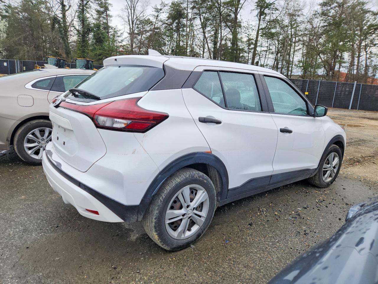 2021 Nissan Kicks S - zdjęcie 3