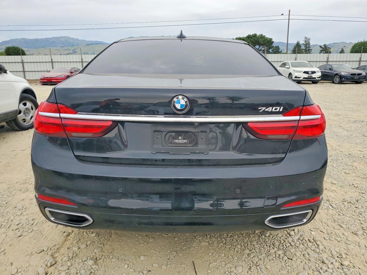 2016 BMW 740 I - zdjęcie 6