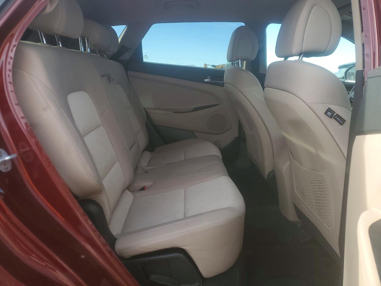 2016 Hyundai Tucson Sport - zdjęcie 11