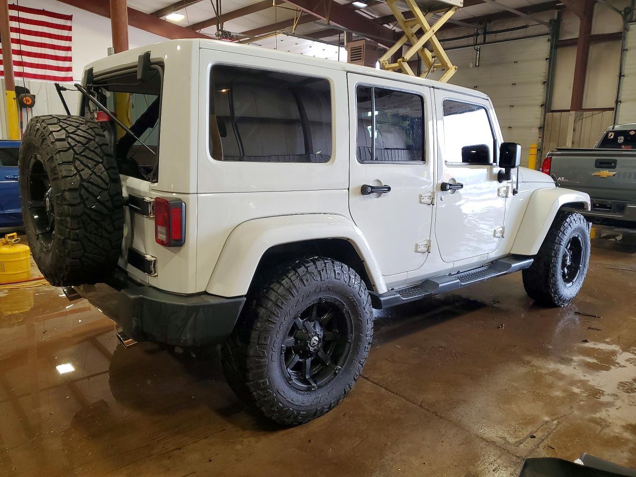 2017 Jeep Wrangler Unlimited Sahara - zdjęcie 3