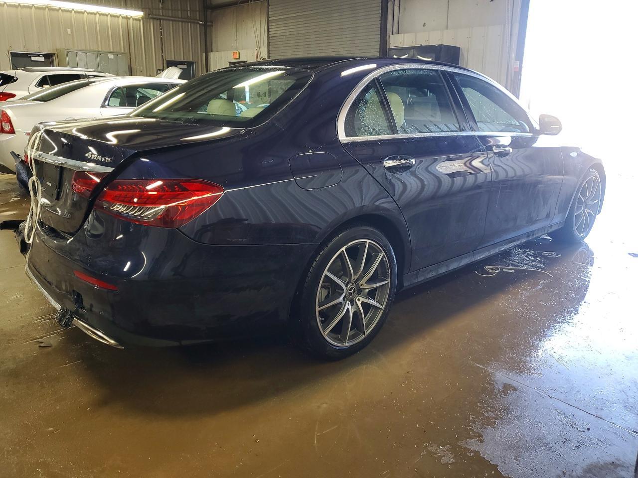 2023 Mercedes-Benz E 350 4Matic - zdjęcie 3