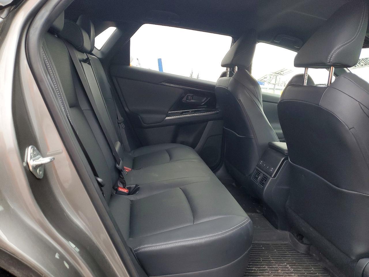 2023 Subaru Solterra Premium - zdjęcie 11