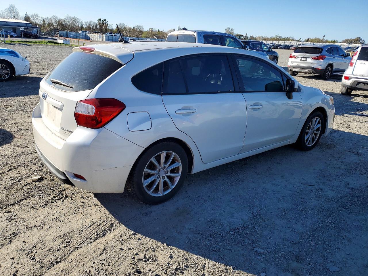 2014 Subaru Impreza Premium - zdjęcie 3