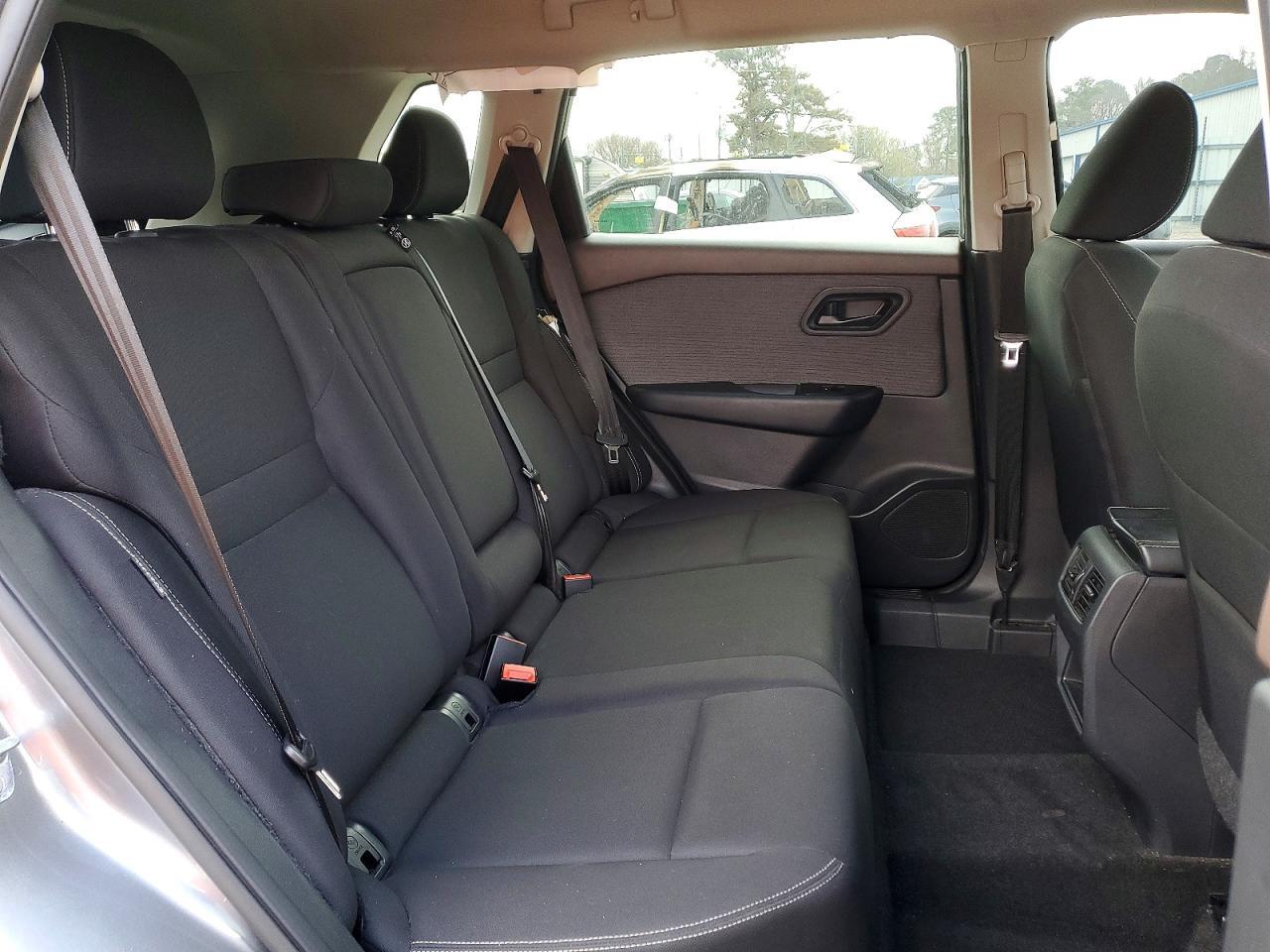 2023 Nissan Rogue S - zdjęcie 11