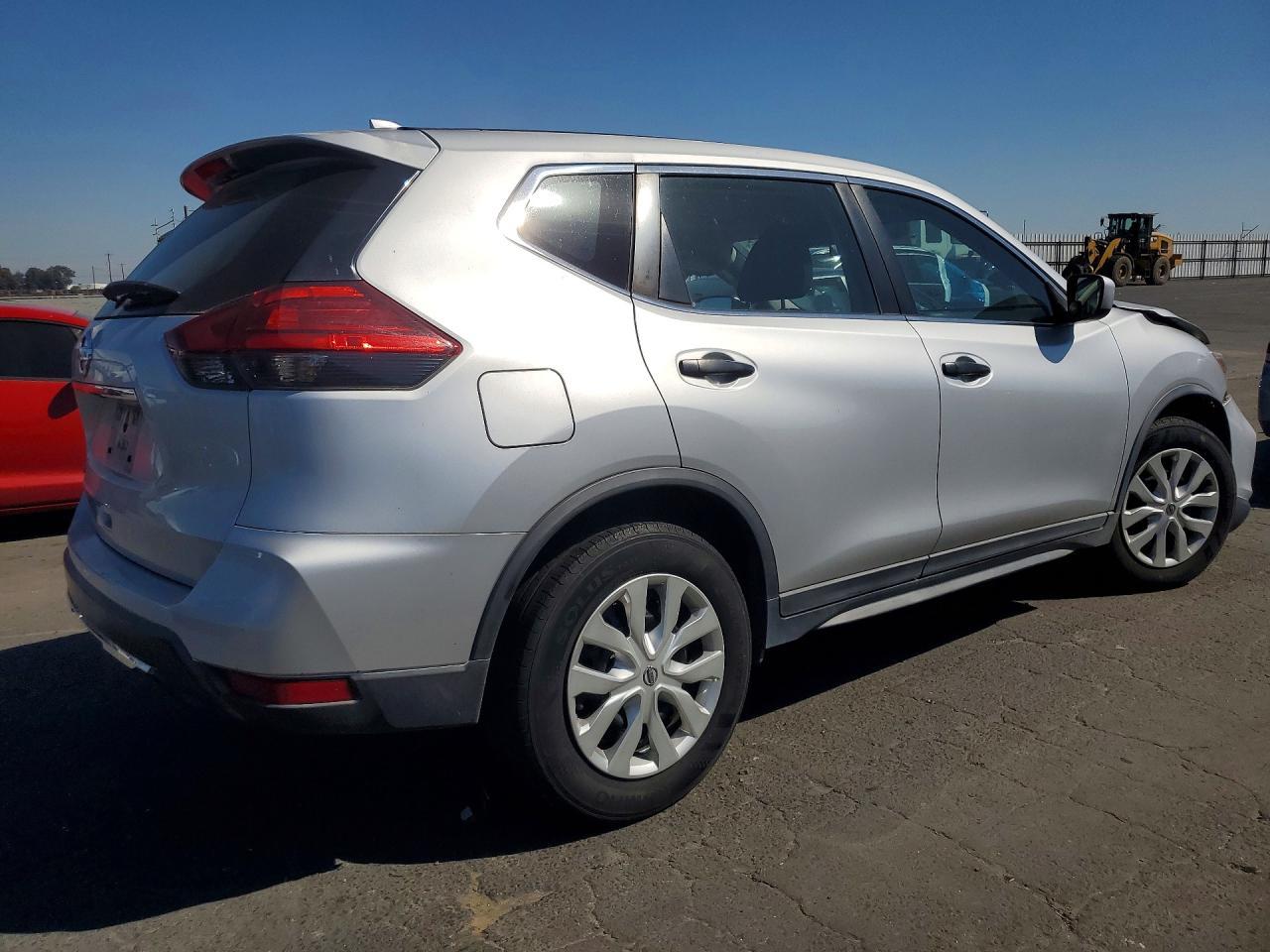 2017 Nissan Rogue S - zdjęcie 3