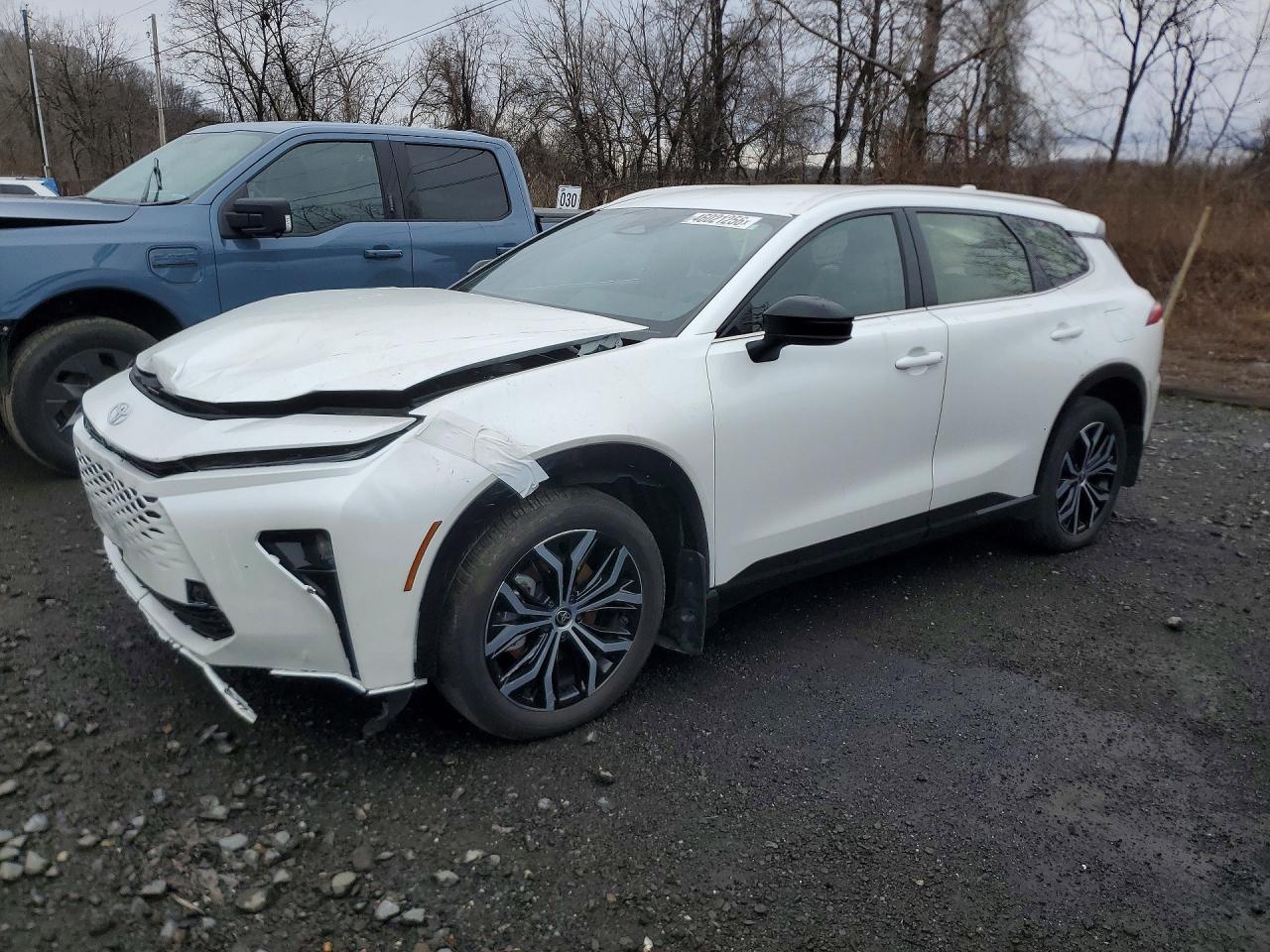 2025 Toyota Crown Signia Xle - zdjęcie główne